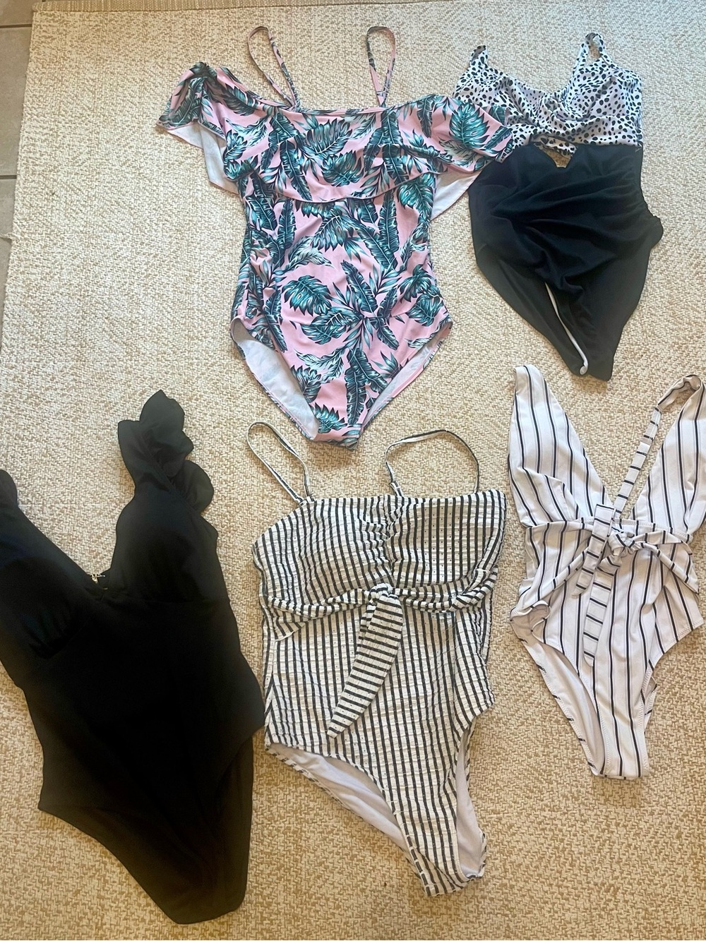 1xl swim lot. 5 suits